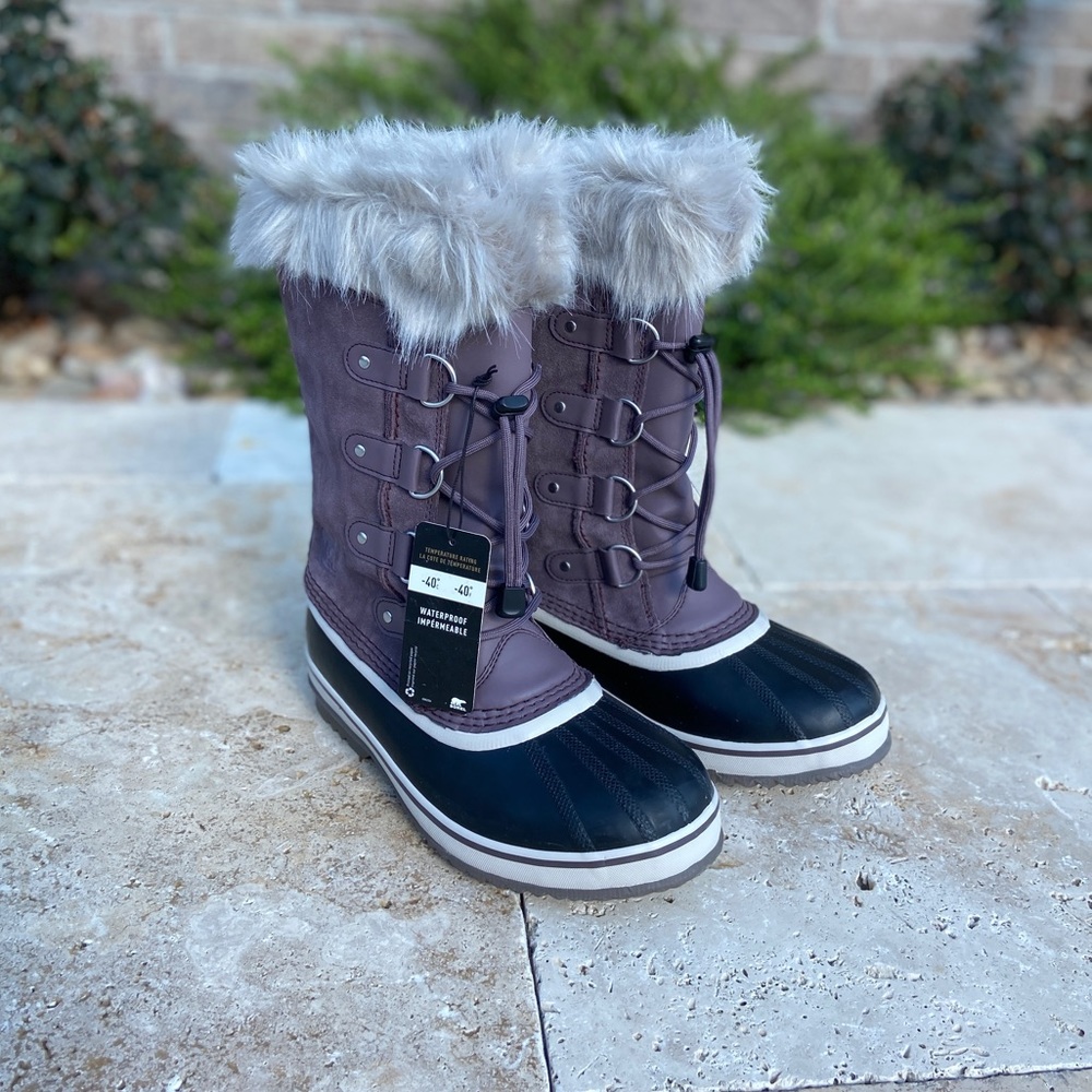 NWT Sorel Youth Joan of Arctic Boot (adult size 7)